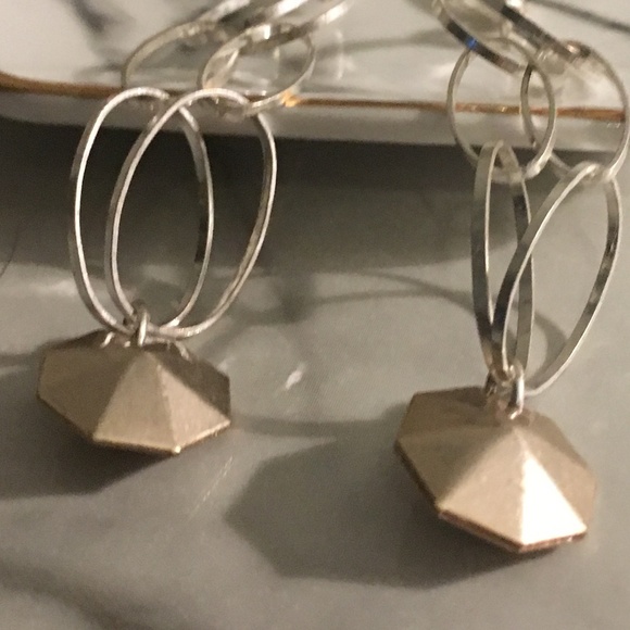 🌷SALE🌷 Silver Link Dangle Earrings - Picture 2 of 8
